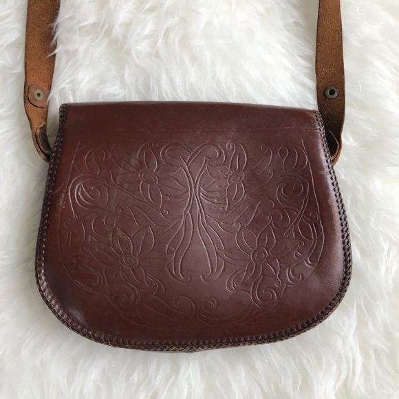 Vintage hand tooled leather bag - Picture 4 of 9